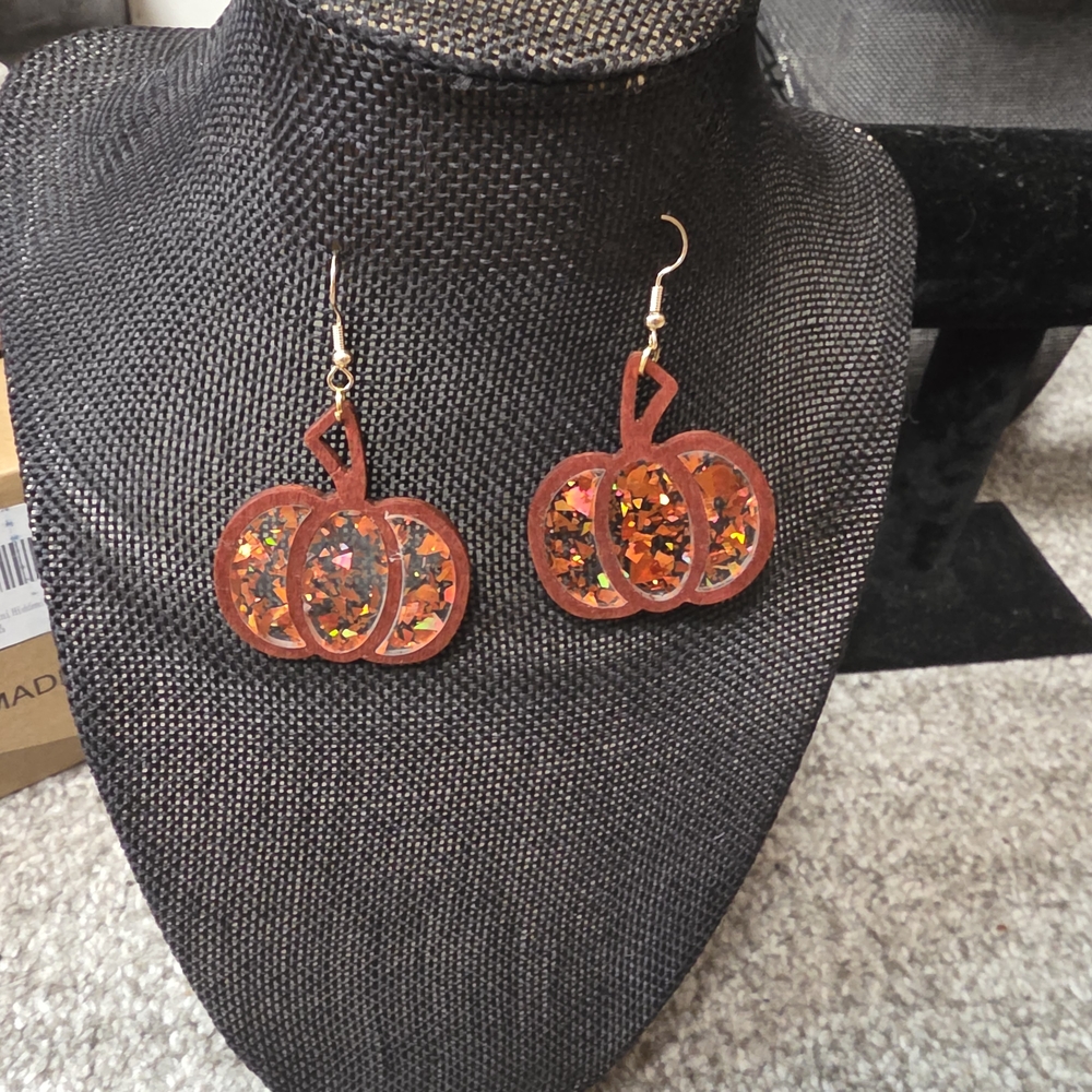 Pumpkin Dangle Earrings | Fall Harvest Halloween Jewelry